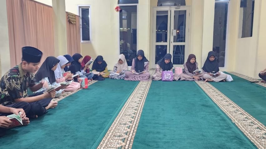 Kapolres Batu Bara Menggelar Pengajian dan Santuni 20 Anak Yatim