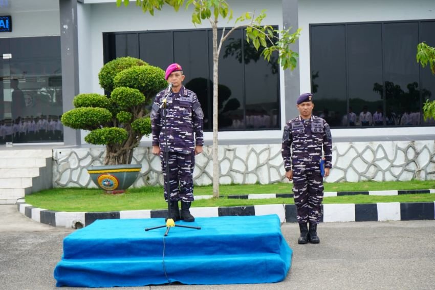 Kodaeral I Tandatangani Fakta Integritas Bersih dan Berintegritas Seleksi Penerimaan Caba dan Cata TNI AL &lrm;