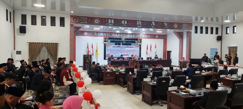 Bupati Samosir dan Forkopimda Khidmat Simak Pidato Kenegaraan Presiden