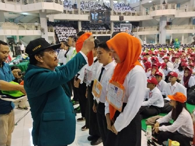 Rektor Unimed Harap Mahasiswa Segera Pahami Lingkungan Kampus