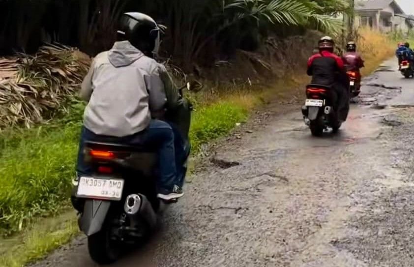 Siasati Jalan Rusak, Berikut Panduan Berkendara ala Honda