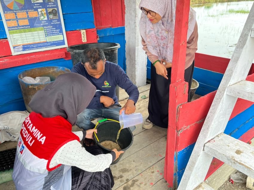 Pertamina Sumbagut Menjadi Pionir Probiotik MOL di Lhokseumawe
