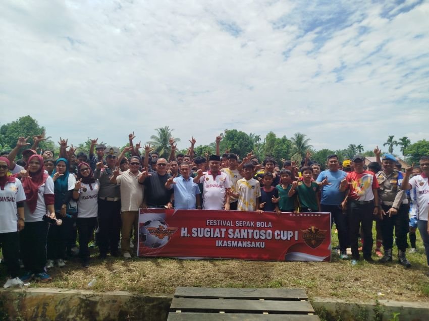HUT RI ke 81, IKASMANSAKU Gelar Sepakbola Sugiat Santoso Cup di Langkat