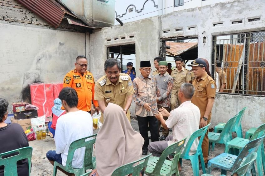 Wali Kota Binjai Tinjau dan Salurkan Bantuan bagi Korban Kebakaran