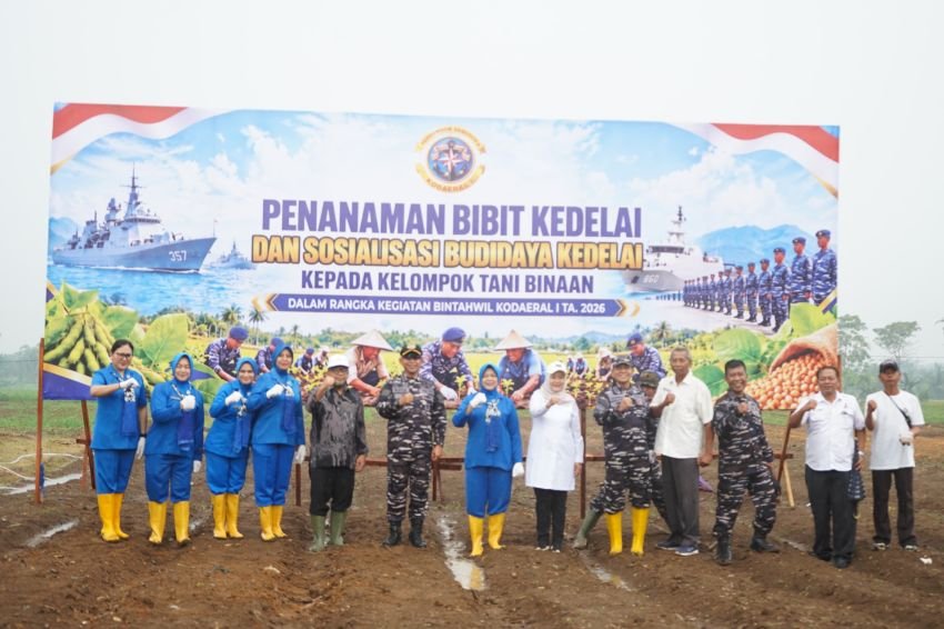 Dari Tangan Prajurit Tumbuh Harapan, Kodaeral I Tanam Kedelai Dukung Ketahanan Pangan