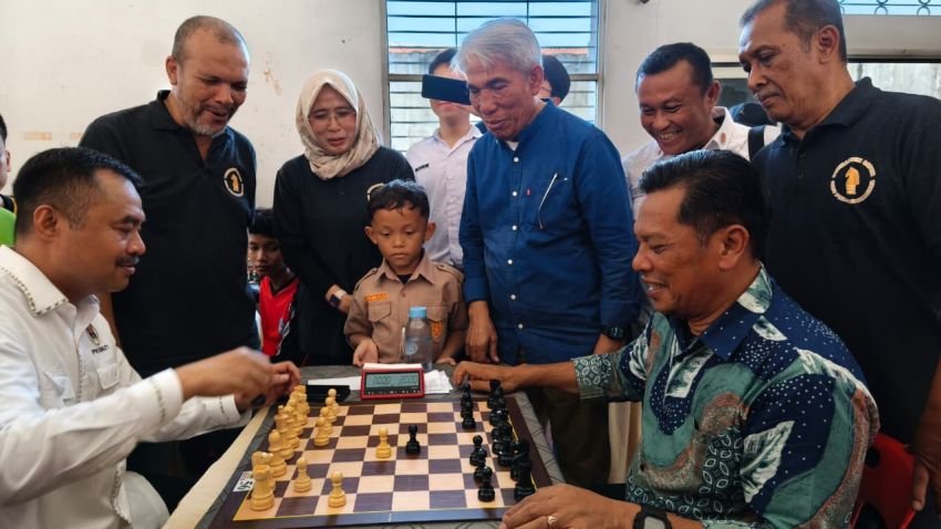 Turnamen Catur SIWO PWI Sumut-STOK Bina Guna Dimulai