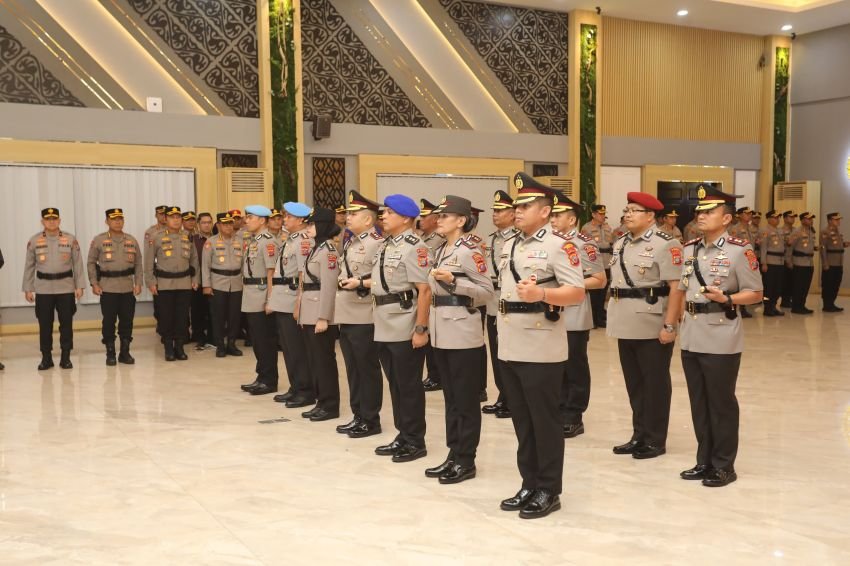 Kapolda Sumut Lantik Sejumlah Pejabat Baru, Kombes Feri Handoko Soenarso Jadi Irwasda dan Kombes Bulang Bayu Samudra Kabid Propam