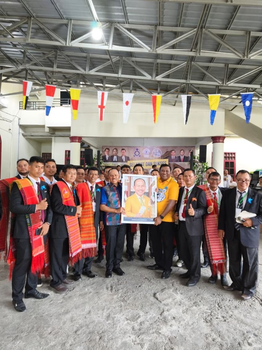 Setelah Hadiri Dua Agenda Gereja, Maruli Siahaan Lanjutkan Silaturahmi ke Pesta Parheheon Ama HKBP Griya Martubung
