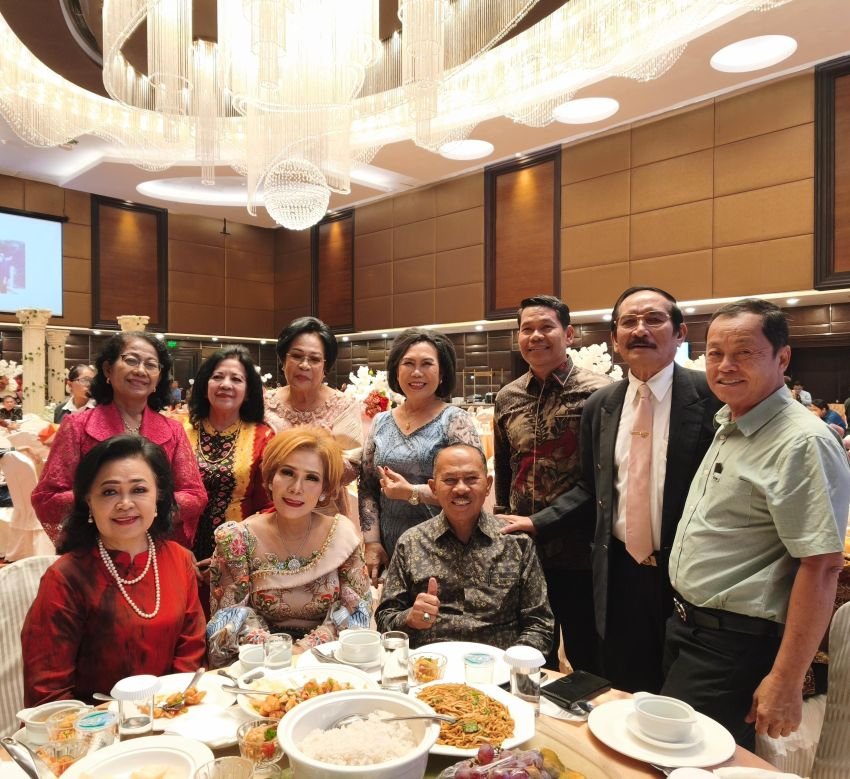 Maruli Siahaan Hadiri Perayaan 50 Tahun Pernikahan Kombes Pol (P) D.U. Sitohang dan Ibu J. Br. Pandiangan
