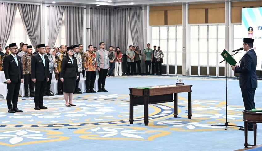 Gubernur Bobby Nasution Lantik 3 Pejabat Pimpinan Tinggi Pratama, Tekankan Target Pembangunan Terukur