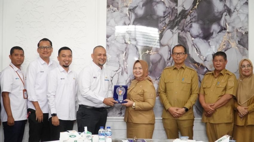 Plt. Bupati Tiorita Dorong PLN Percepat Layanan Listrik Di Langkat