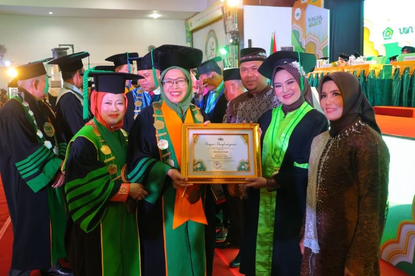 Rektor UINSU Lepas 2.038 Wisudawan