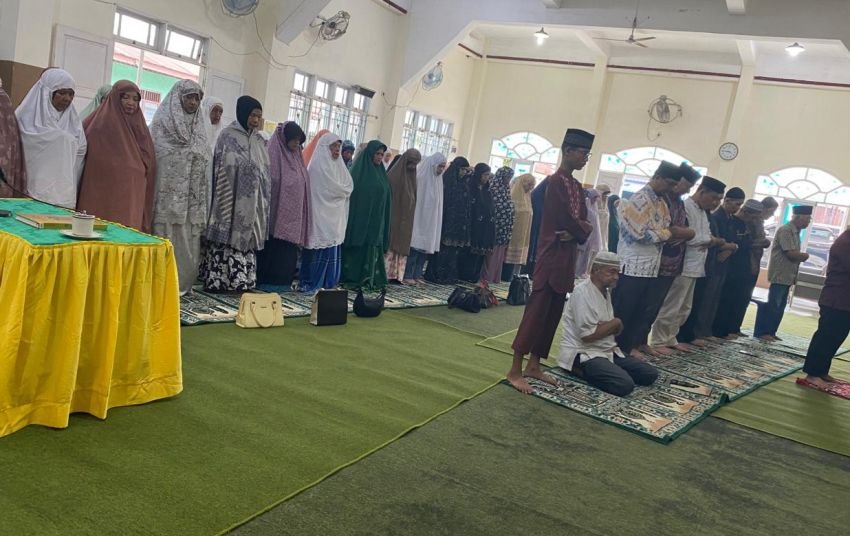 Ikatan Keluarga Bayur Medan Gelar Sholat Gaib : Panjatkan Doa untuk Almarhum Bachtiar Chamsyah