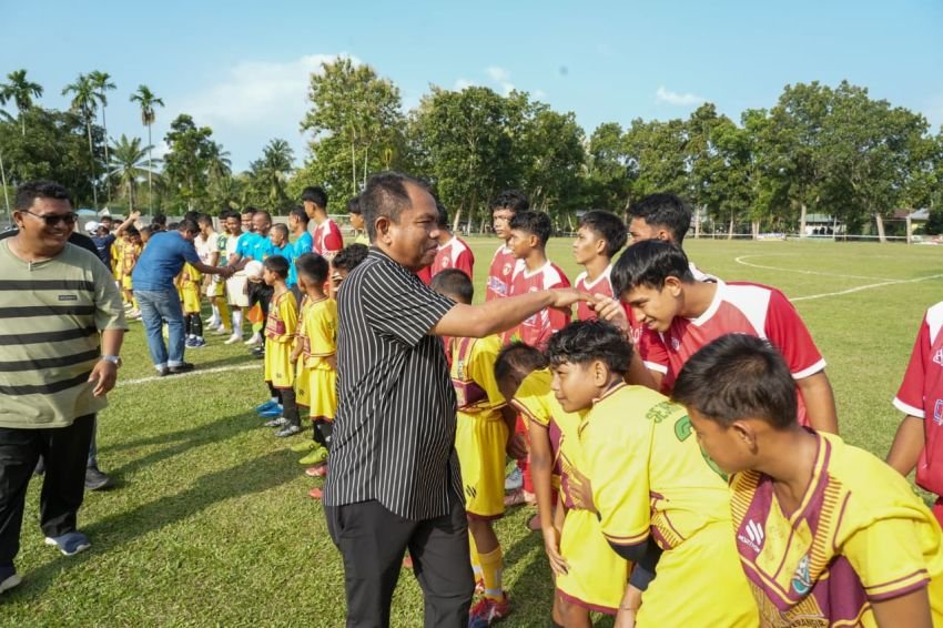 Bidik Talenta Muda, Bupati Sergai Buka Piala Soeratin U-17 Sumut Menuju Pentas Nasional