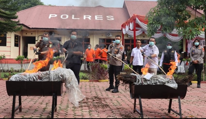 Polres Langkat Musnahkan Barang Bukti Narkotika Sabu, Pil Extasi Dan Ganja