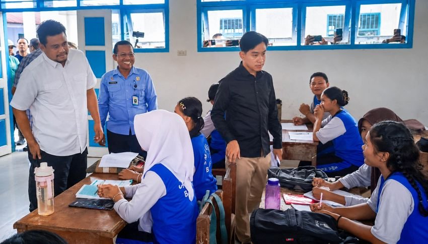 Gubernur Bobby Dampingi Wapres Gibran Tinjau Progres Rehabilitasi dan Rekonstruksi SMAN 1 Barus