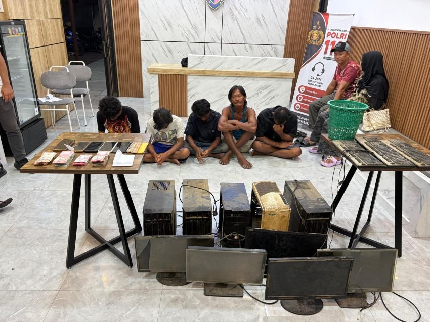 Polres Asahan Ungkap Praktik Judi Online di Bagan Asahan, 8 Orang Diamankan Bersama Komputer dan Uang
