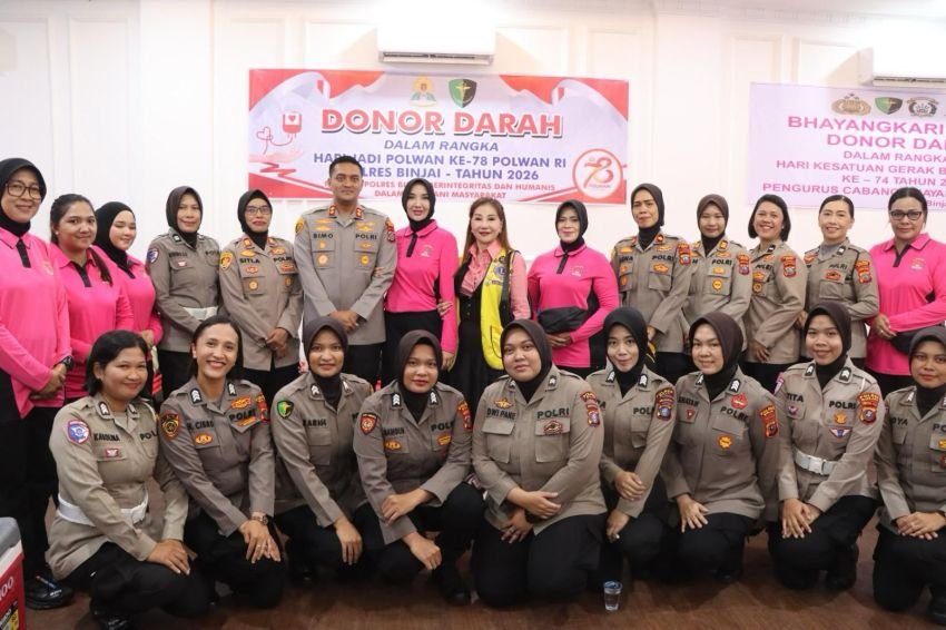 Jelang Hari Jadi Polwan : Kapolres Binjai dan Ketua Bhayangkari Donorkan Darah