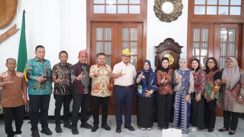 Plt. Bupati Tiorita Bawa Langkat Studi Satu Data dan Geospasial ke Kota Bandung