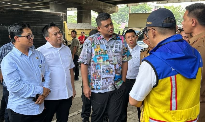 Bobby Nasution Tinjau Titik Banjir Letda Sujono, Penanganan Langsung Dipercepat