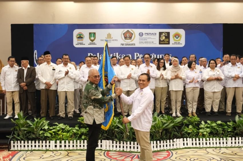 Ketum PWI Pusat Lantik PWI Surakarta