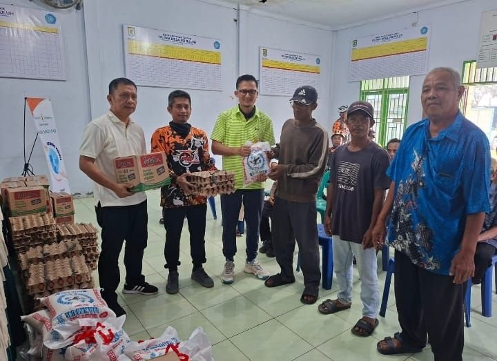 Sambil Gowes PT Socfindo Kebun Matapao Salurkan Bantuan ke Korban Puting Beliung