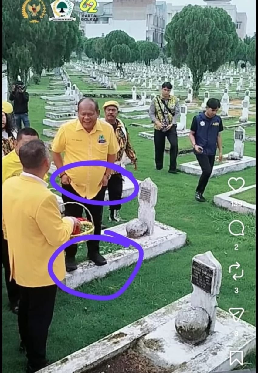 Aksi Sekretaris Golkar Sumut di TMP Medan Jadi Sorotan, Injak Kuburan Pahlawan Saat Ziarah