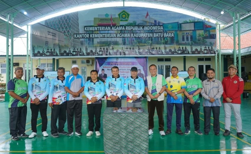 Kakanwil Kemenagsu Resmikan Aula Terbuka Kemenag Batubara