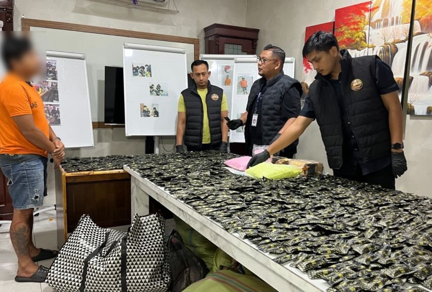 Malam-malam, Polrestabes Medan Gerebek Gudang Pinang Disulap Jadi Gudang Narkoba : Disita 3 Kg Sabu, 10.000 XTC dan 1.778 Pod Getar