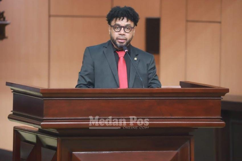 Filep Wamafma Dorong Papua Barat Sambut Baik Program Revitalisasi Sekolah