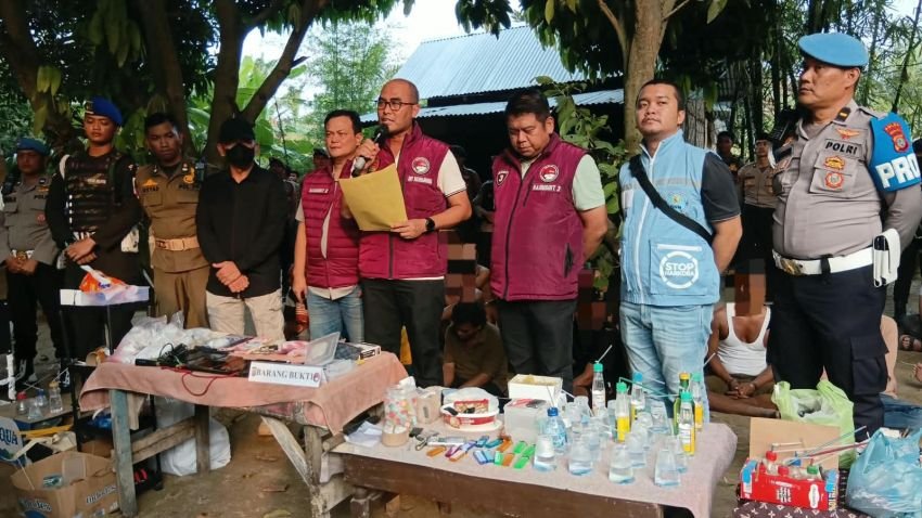 Sarang Narkoba Percut Sei Tuan Digerebek, Dua Pengedar Ditangkap dan 27 Orang Positif Direhab