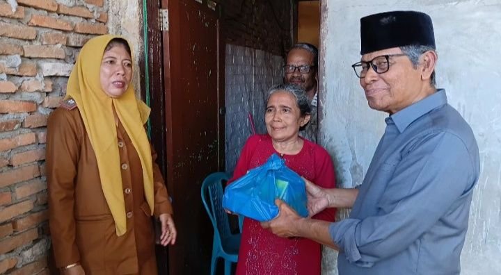 Warga Komat I Nilai Pembagian Bansos Belum Tepat Sasaran