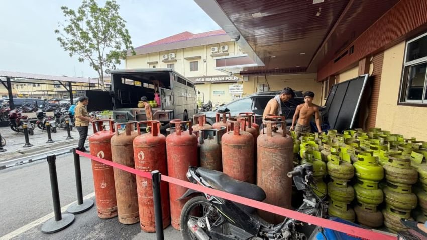 Sempat Tutup Usai Digerebek Kodaeral l Belawan, Aktivitas Pengoplosan Gas Subsidi Milik Riko Kembali Beroperasi di Percut