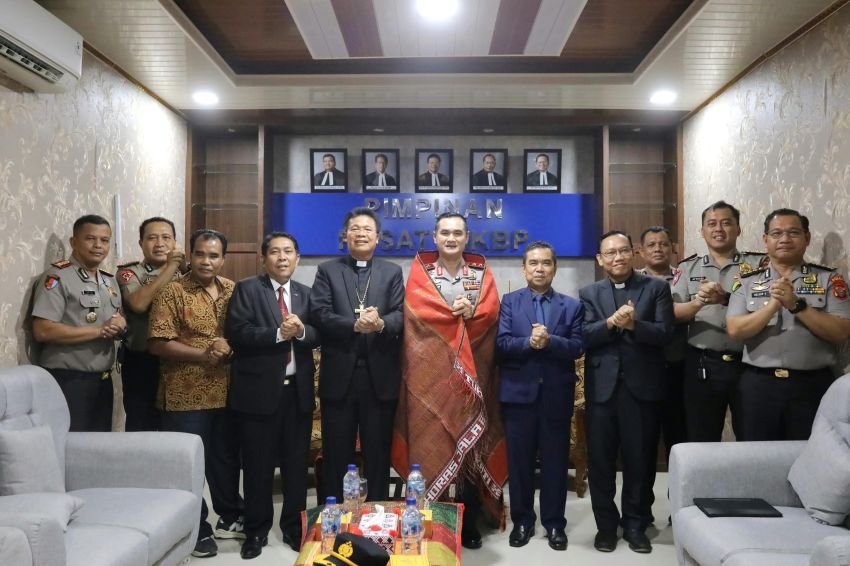 Kapolda Sumut Rangkul HKBP dan Para Pimpinan Gereja,  Ajak Tokoh Agama Bersatu Perangi Narkoba