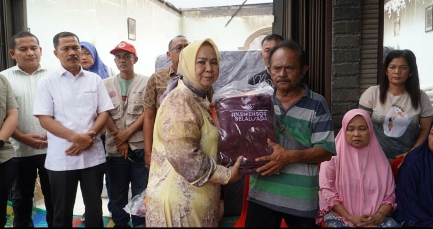 Plt. Bupati Tiorita Bantu Korban Kebakaran, Empat Rumah di Salapian Hangus