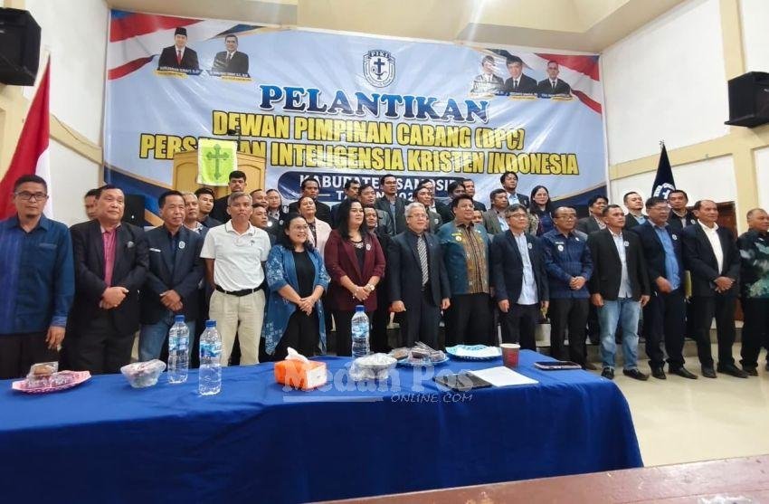 Bupati Vandiko Hadiri Pelantikan DPC PIKI Samosir 2026-2031