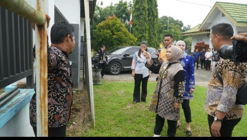 Sidak Kantor Camat Hinai, Plt. Bupati Langkat Tiorita Tekankan Disiplin dan Pembenahan Pelayanan Publik