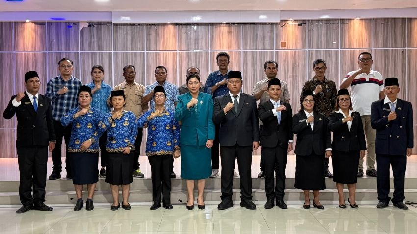 Deni &lrm;Lantik 12 Pejabat, Tekankan Penerapan Available, Reliable dan Sustainable