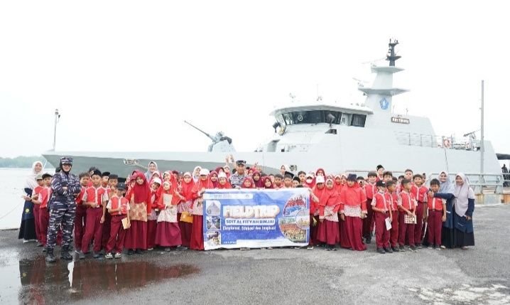 Siswa SD Al Fityah Binjai Jelajahi Wawasan Kemaritiman di KRI Torani