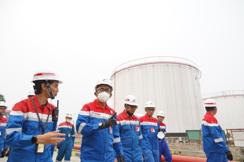 Pertamina Sumbagut Perkuat Keandalan Operasional di Riau, Wakil Direktur Utama Tinjau Fuel Terminal Sei Siak