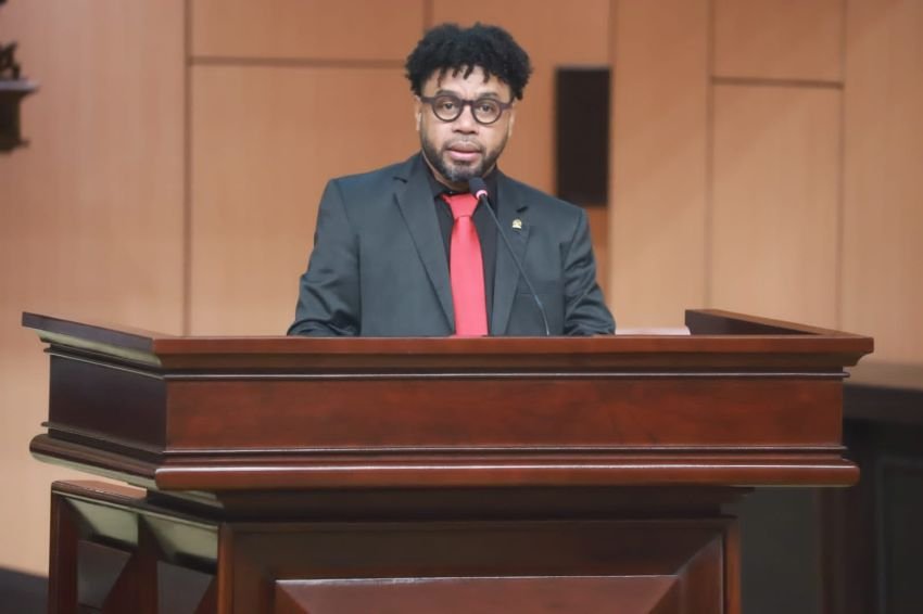 Senator Filep Minta Pemerintah Prioritaskan Keselamatan dan Pemulihan Pengungsi Sipil