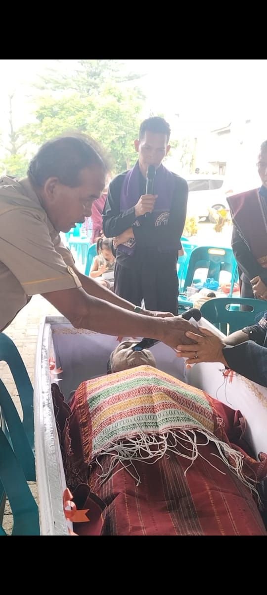 Semangat Kekeluargaan Terus Dibangun Maruli Siahaan, Sampaikan Doa dan Penghiburan Bagi Keluarga Berduka PPSD Siahaan