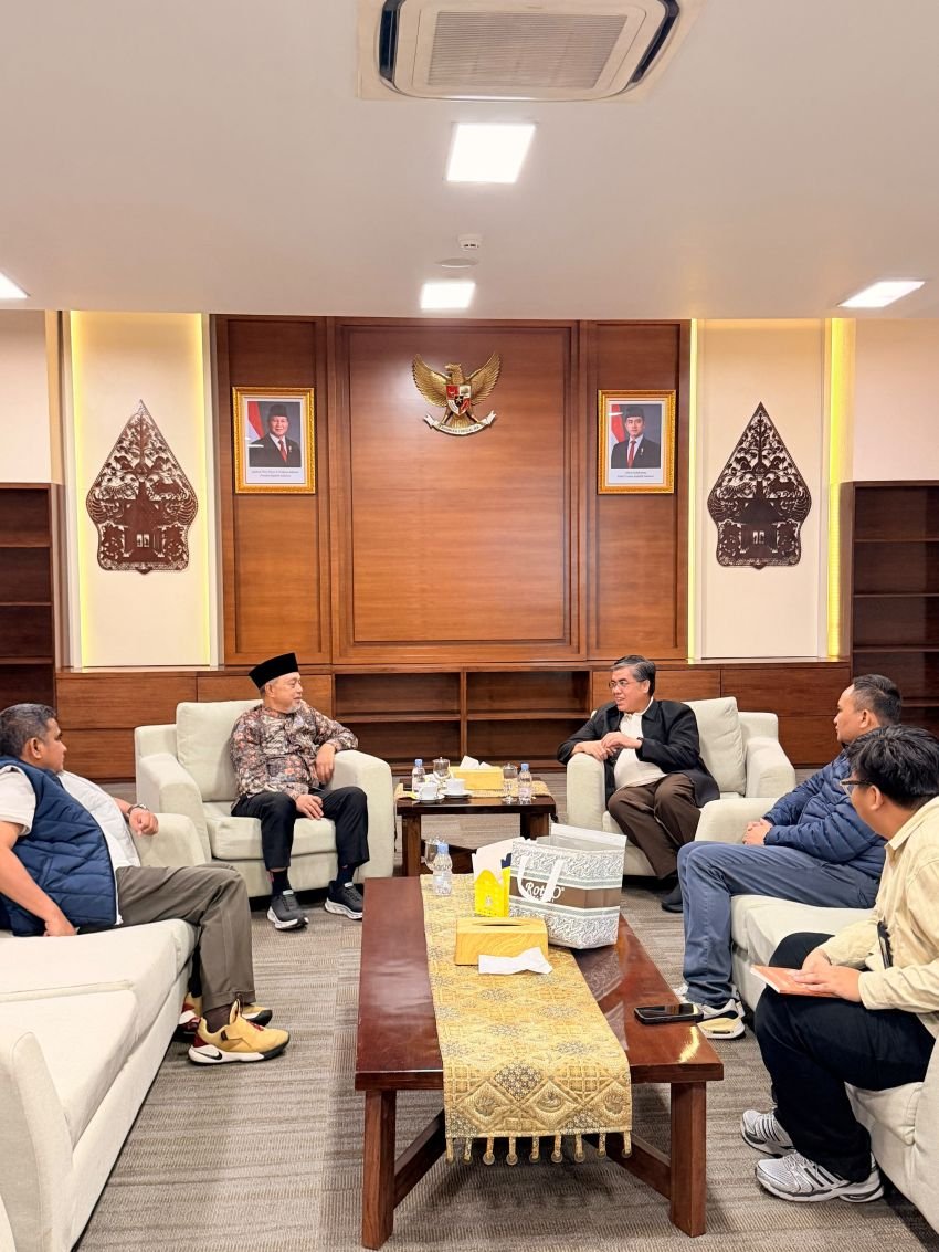 Dikenal atas Kiprah Pemberdayaan, Waka DPD Diajak Menaker Rutin Bertemu