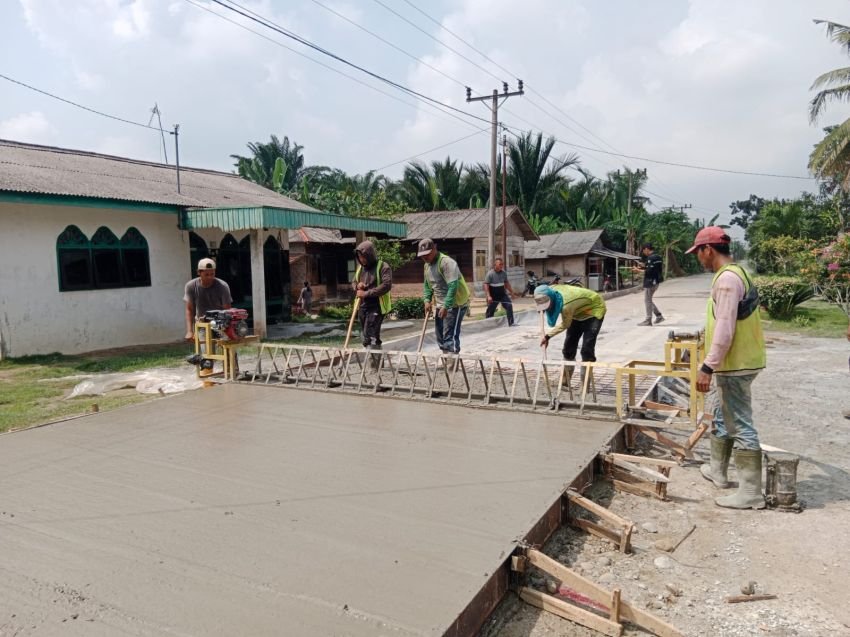 Jalan Dusun I Pulo Sei Rejo Diperbaiki, Warga Berterima Kasih&nbsp;