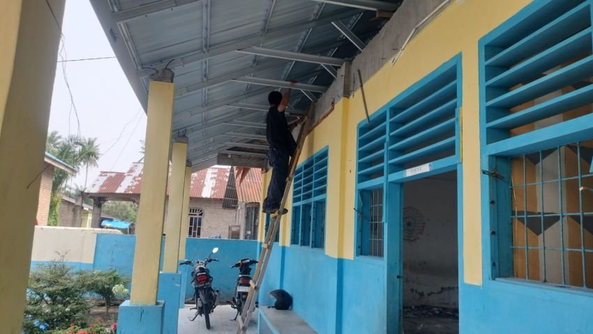 Proyek APBN Rp835 Juta di SDN 22 Lalang Disorot, Pekerja Tak Pakai APD