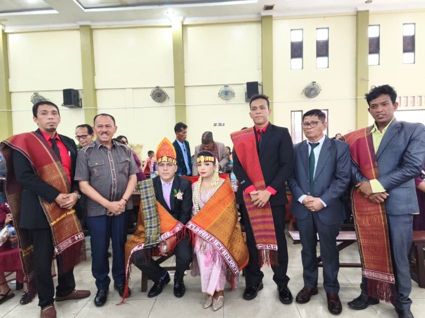 Maruli Siahaan Hadiri Pesta Pernikahan dan Adat Henry Sanada Siahaan&ndash;Sari Devi Purba