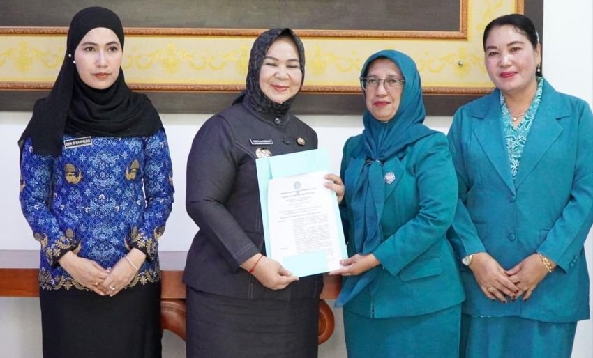 Tiorita Serahkan SK Plt. Ketua TP PKK Langkat, Dorong Penguatan Program Keluarga