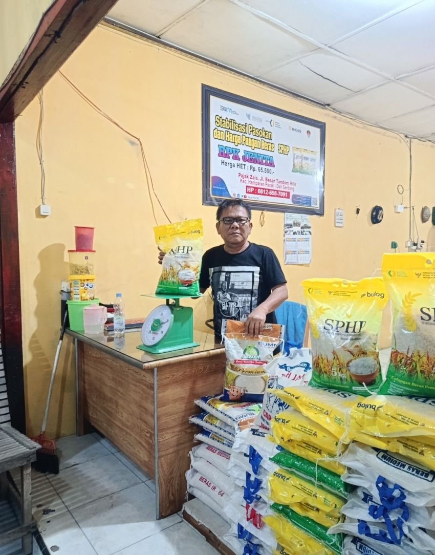 Bulog Medan Samakan Jatah Beras SPHP,&nbsp; Pemilik RPK Deli Serdang Merasa Lega
