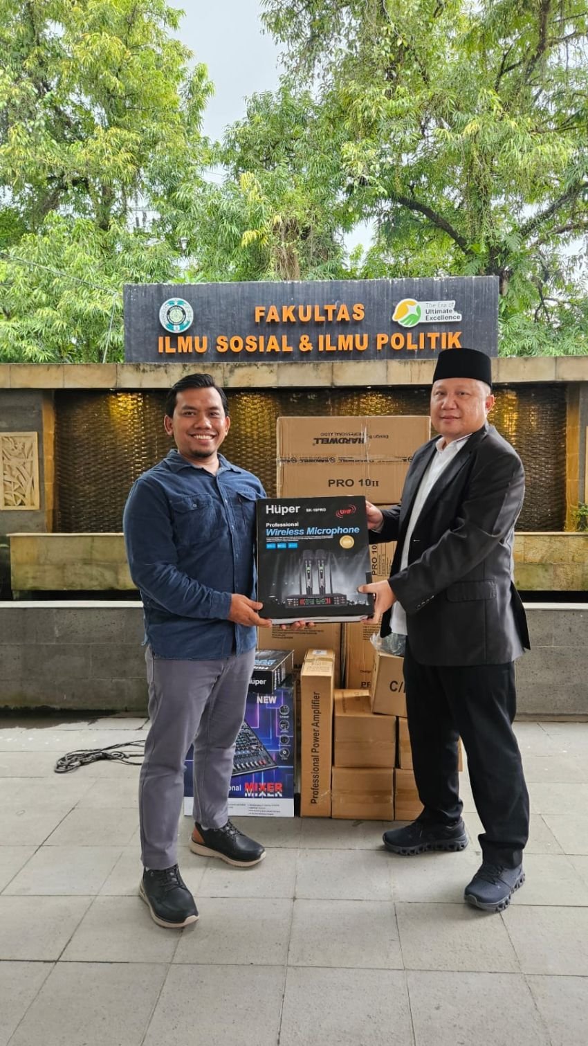 Dies Natalis ke-46 FISIP USU, Ketua Alumni MSP Hibahkan Audio System Full Set untuk Aula Fakultas