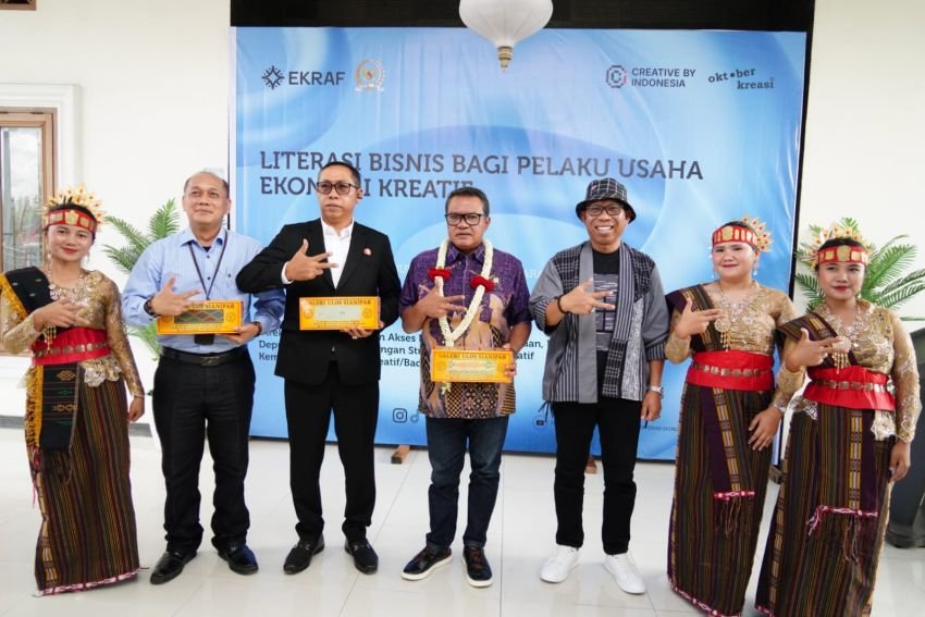 Anggota DPR RI Lamhot Sinaga Ajak Masyarakat Sipoholon Untuk Berani Berinovasi